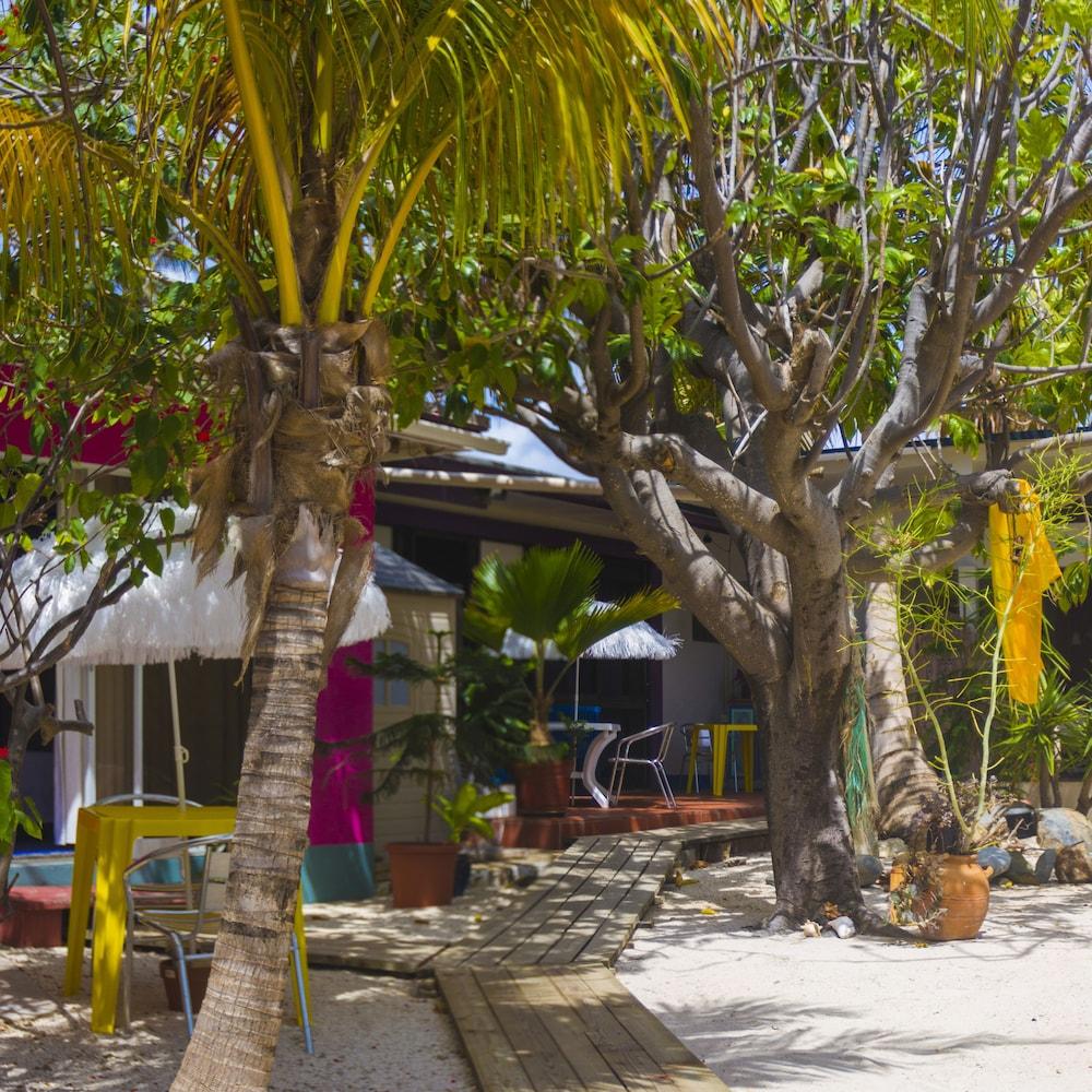 Beach House Aruba Apartments
