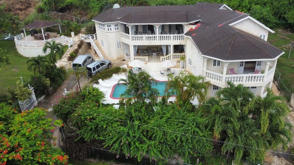 SeaSymphony Villa