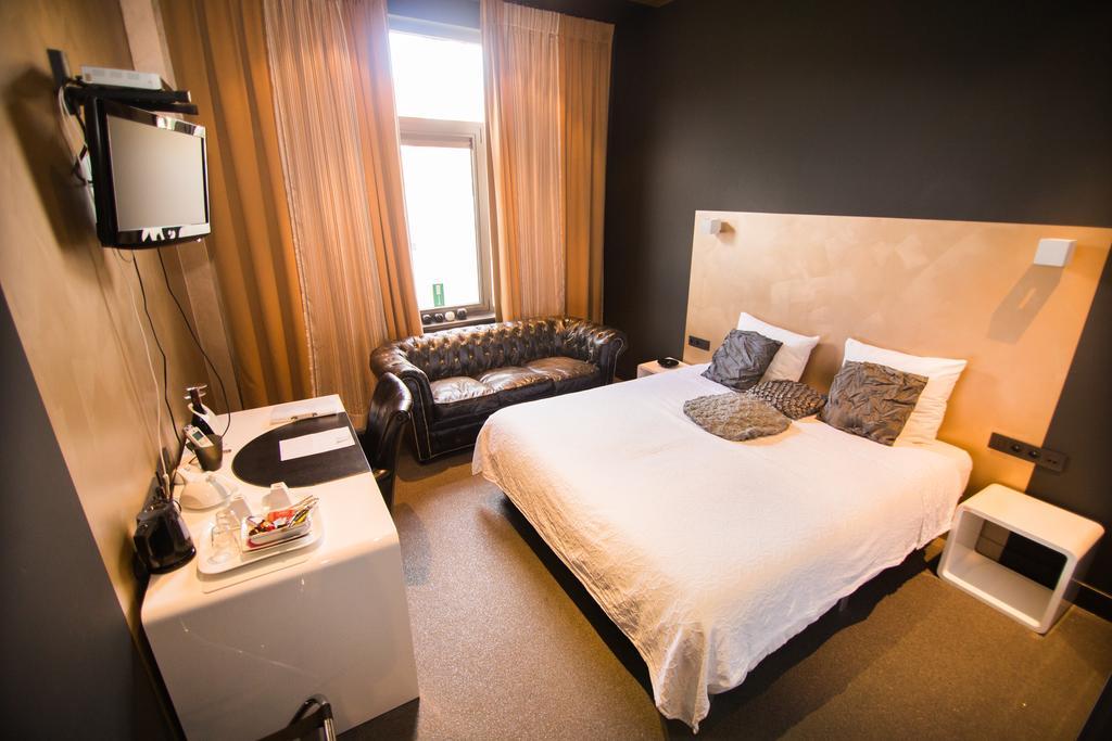 Hotel Moon