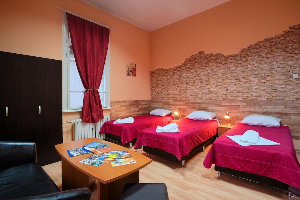 Guest House 32