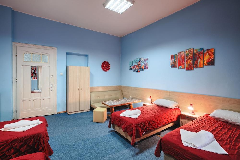 Guest House 32