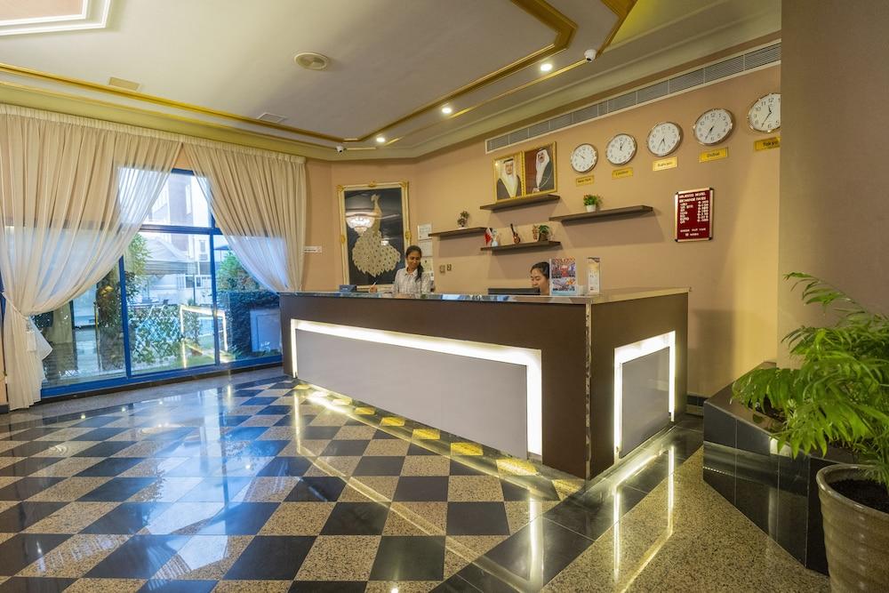 OYO 122 Majestic Hotel