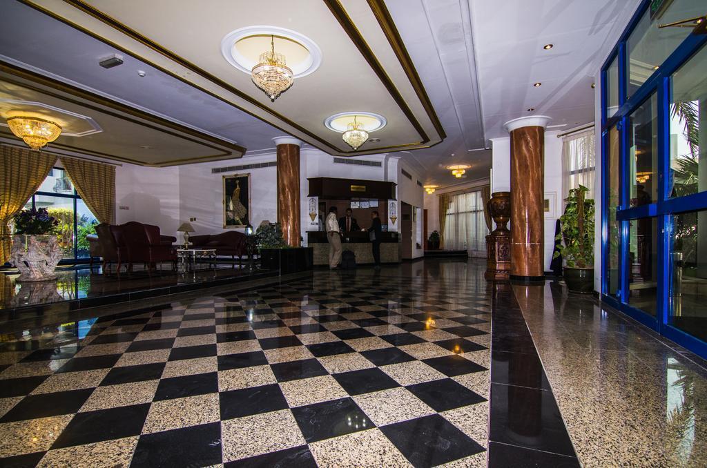 OYO 122 Majestic Hotel