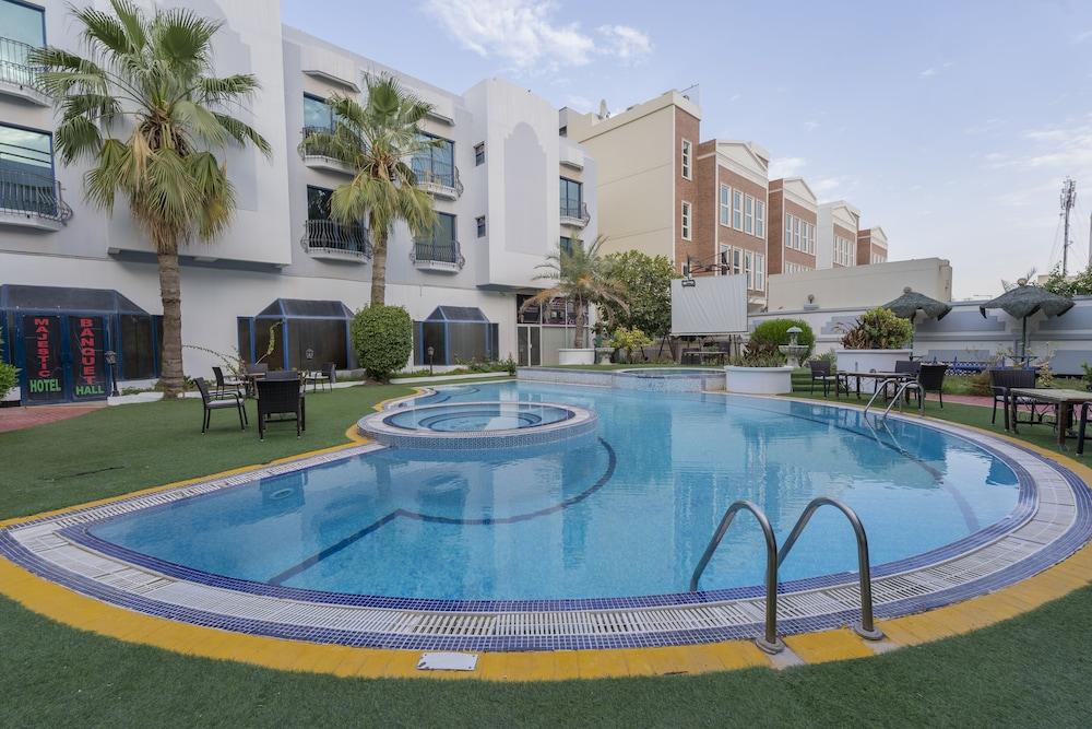 OYO 122 Majestic Hotel