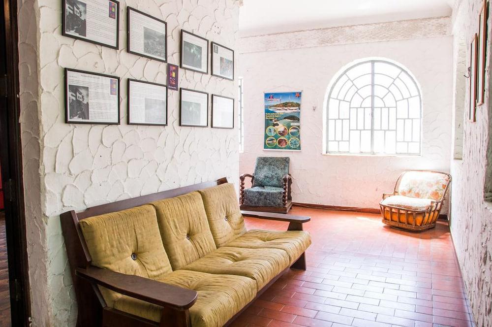 Pura Vida Hostel