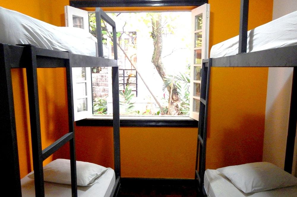 Pura Vida Hostel