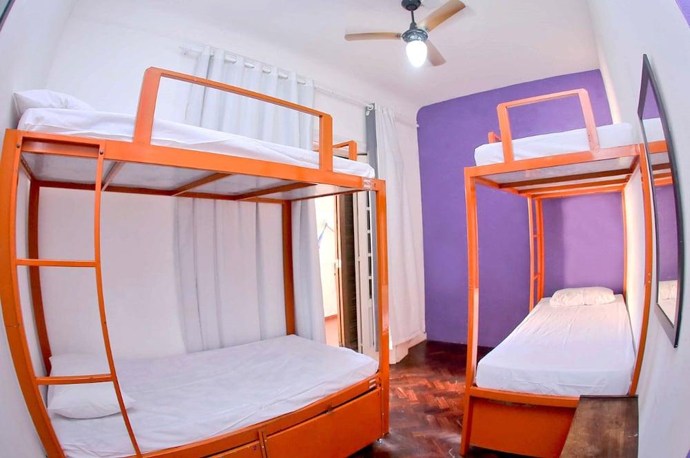 Pura Vida Hostel