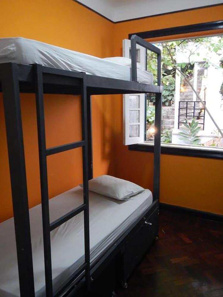 Pura Vida Hostel