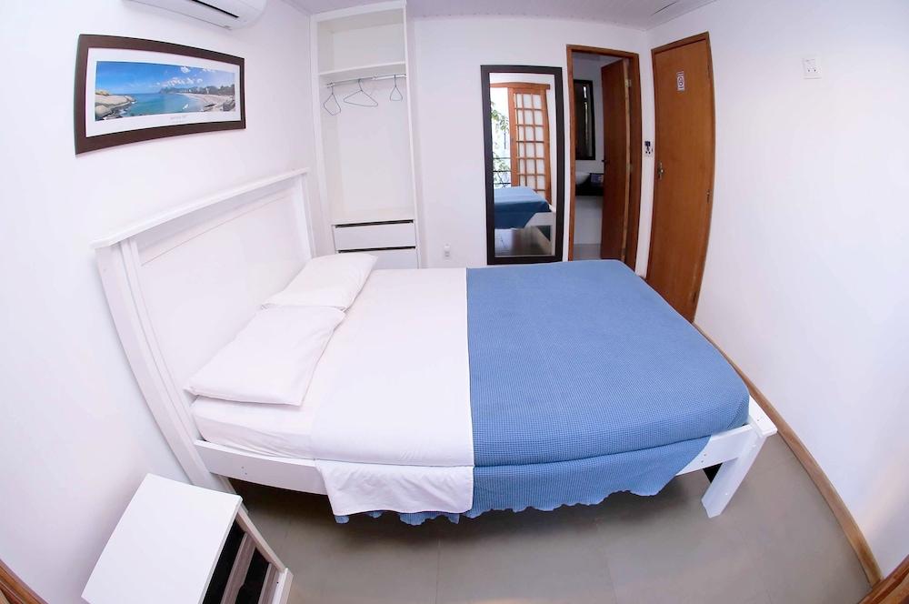 Pura Vida Hostel
