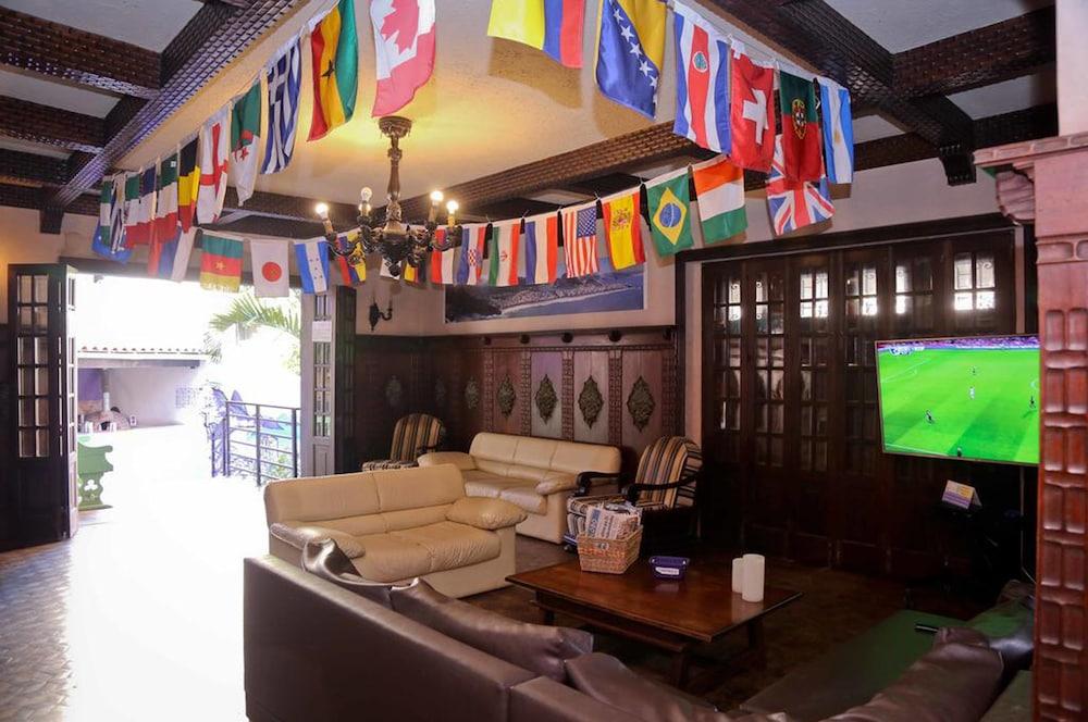 Pura Vida Hostel