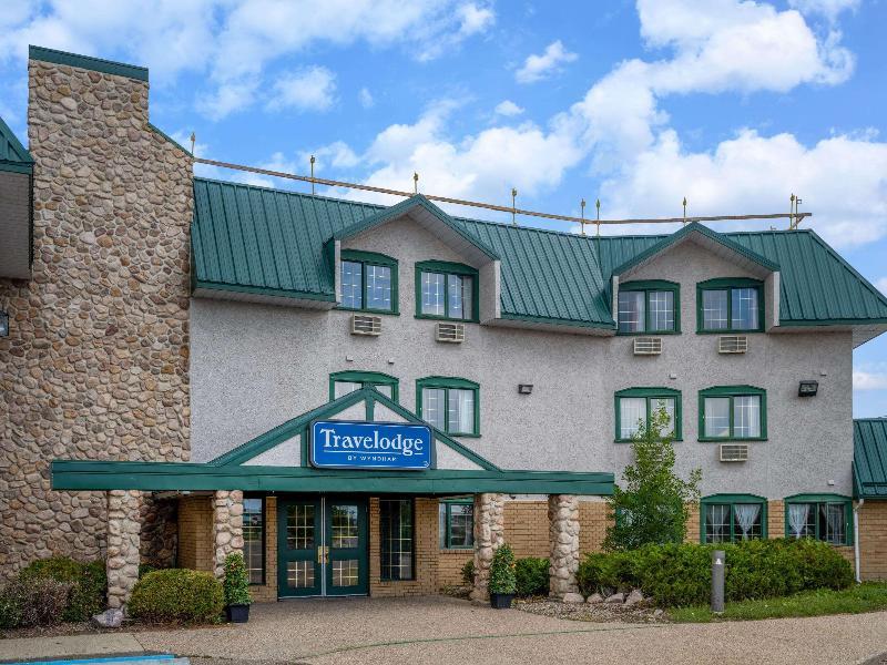 Travelodge by Wyndham Lacombe