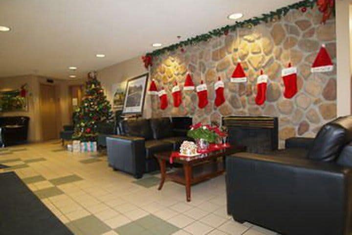 Travelodge by Wyndham Lacombe