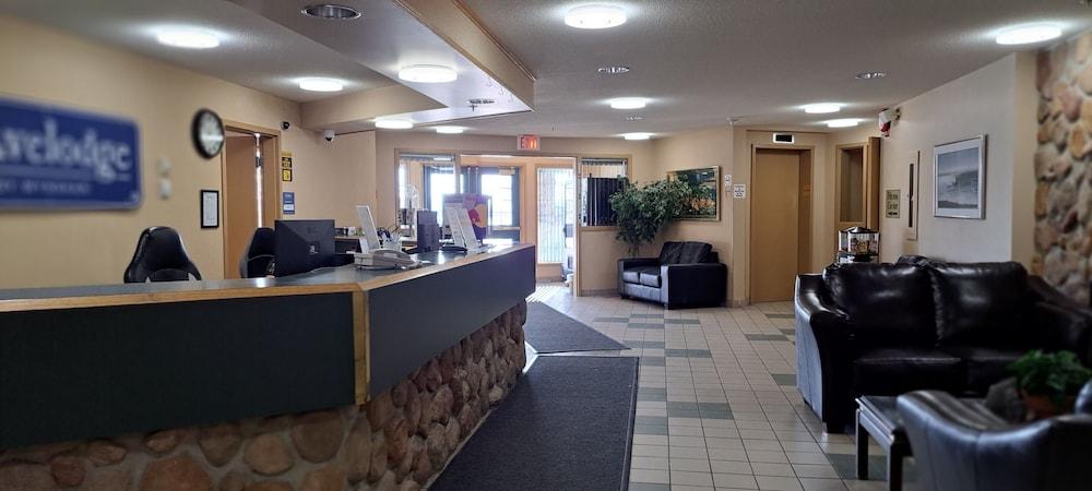Travelodge by Wyndham Lacombe