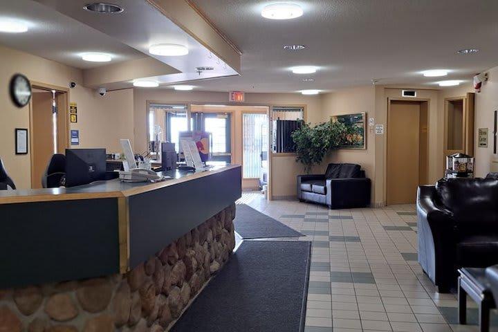 Travelodge by Wyndham Lacombe