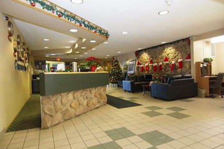 Travelodge by Wyndham Lacombe