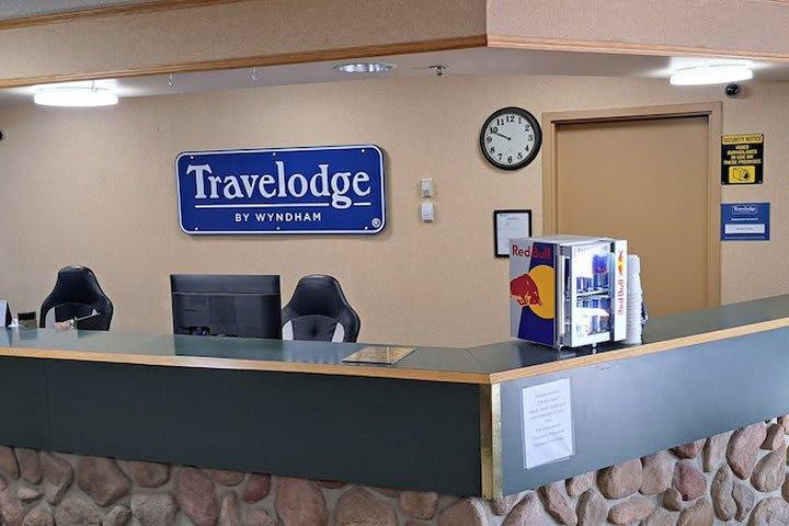 Travelodge by Wyndham Lacombe