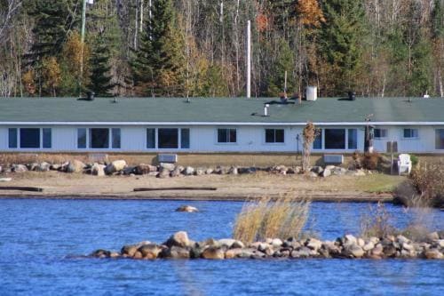 Carolyn Beach Inn & Restaurant