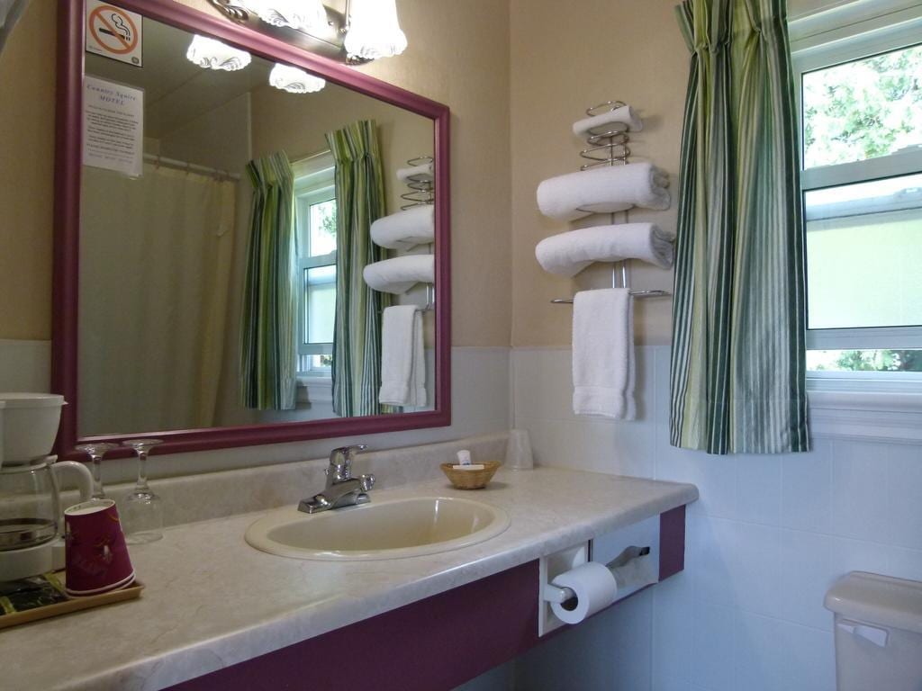 Country Squire Motel