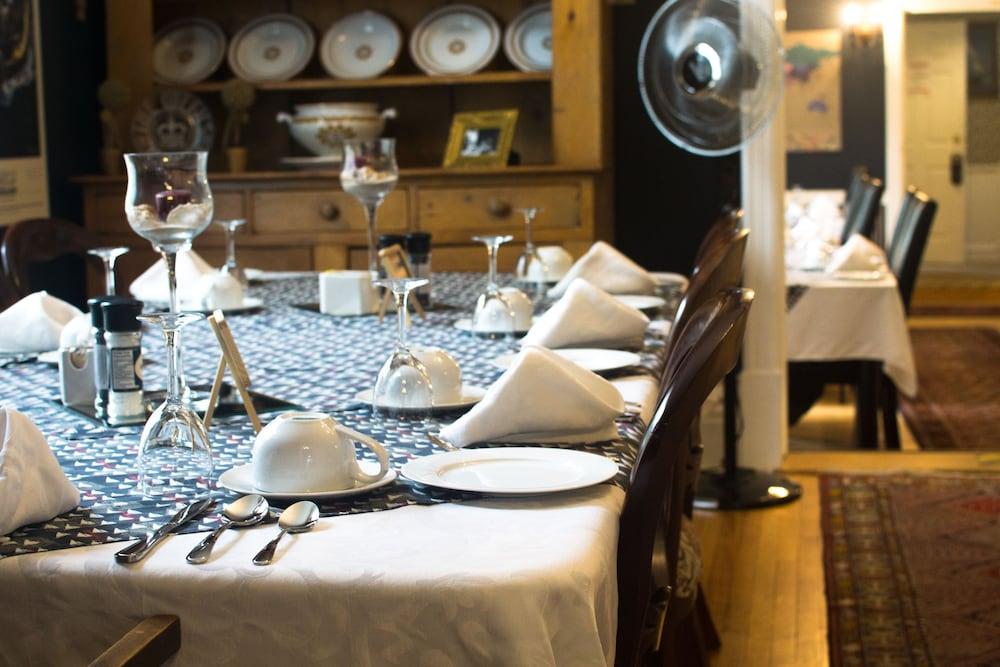 Shipwright Inn