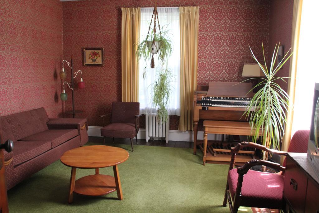 School Street House