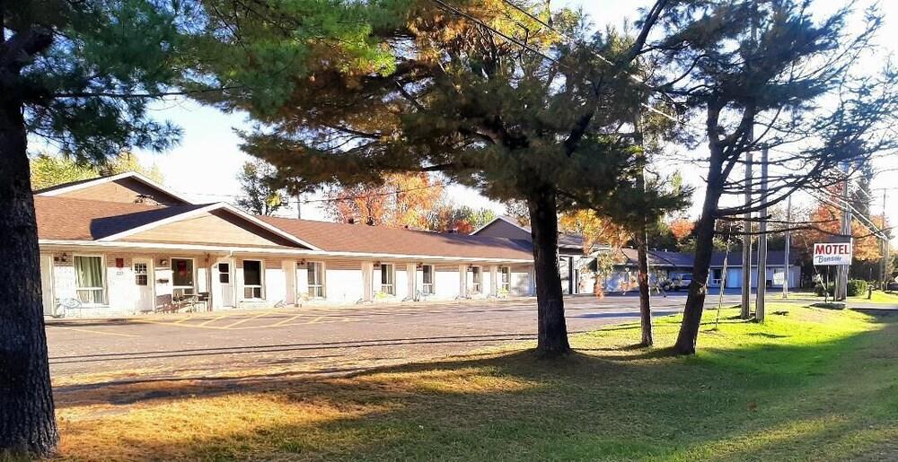 Motel Bonsoir