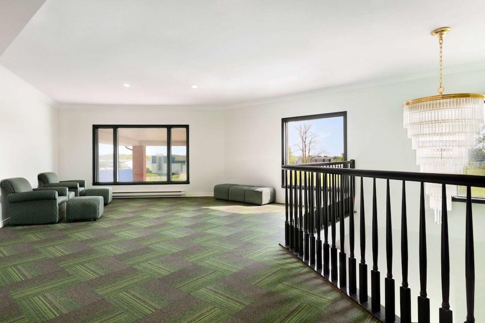 Travelodge By Wyndham Rigaud
