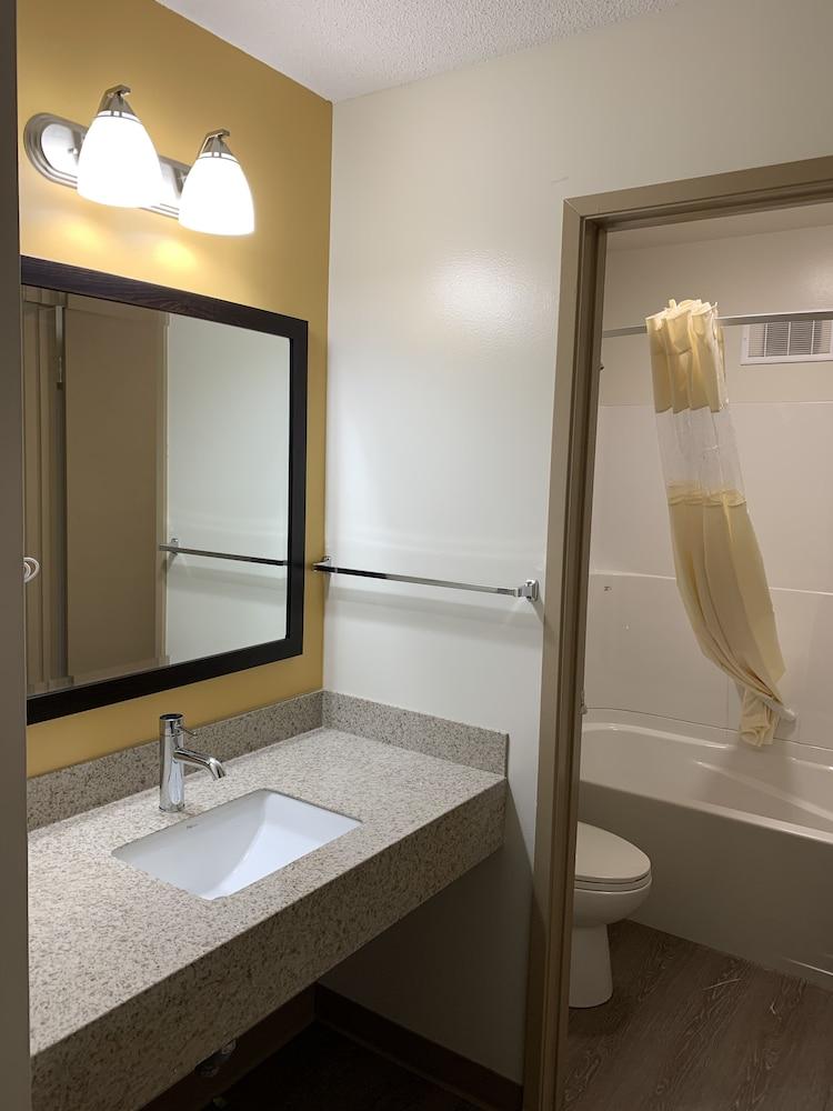 Westway Inn Motel