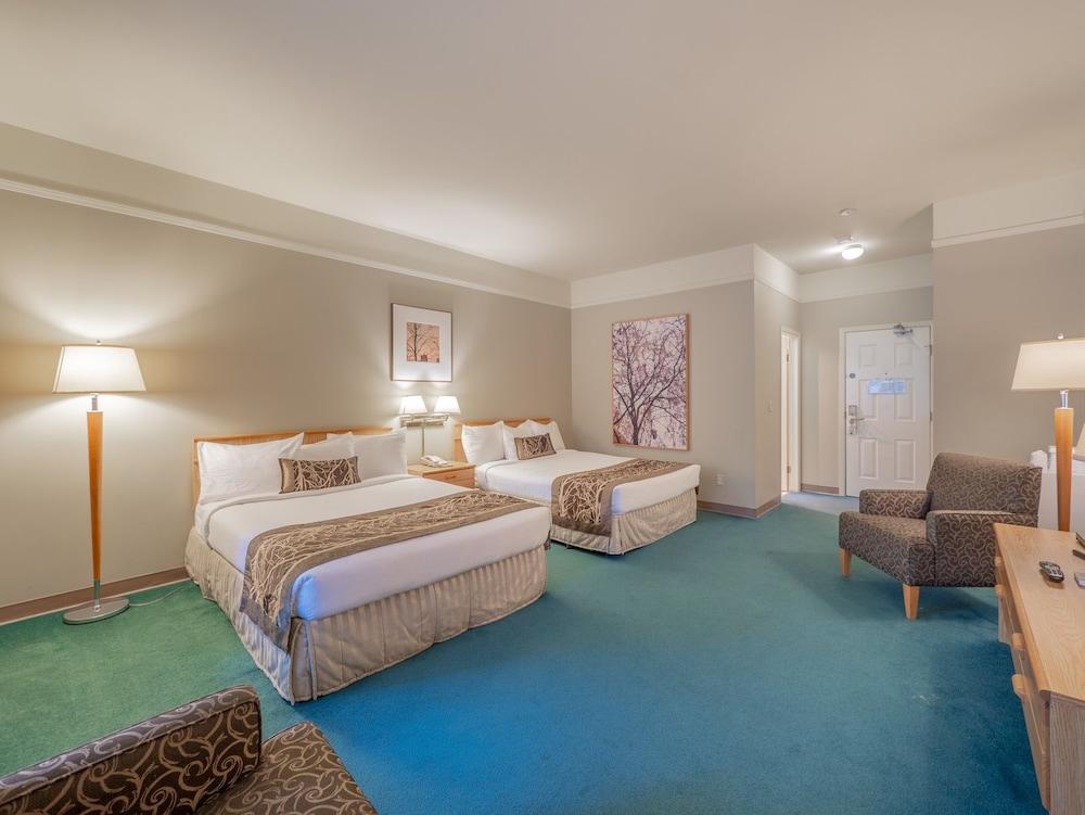 The Cedars Inn Hotel & Convention Centre