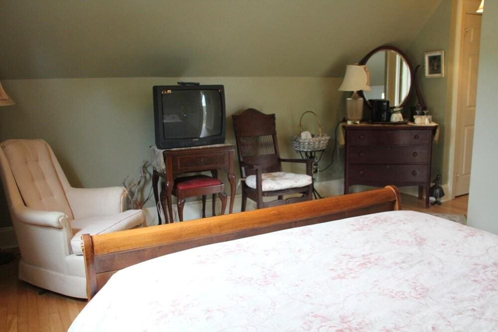 Lynwood Inn