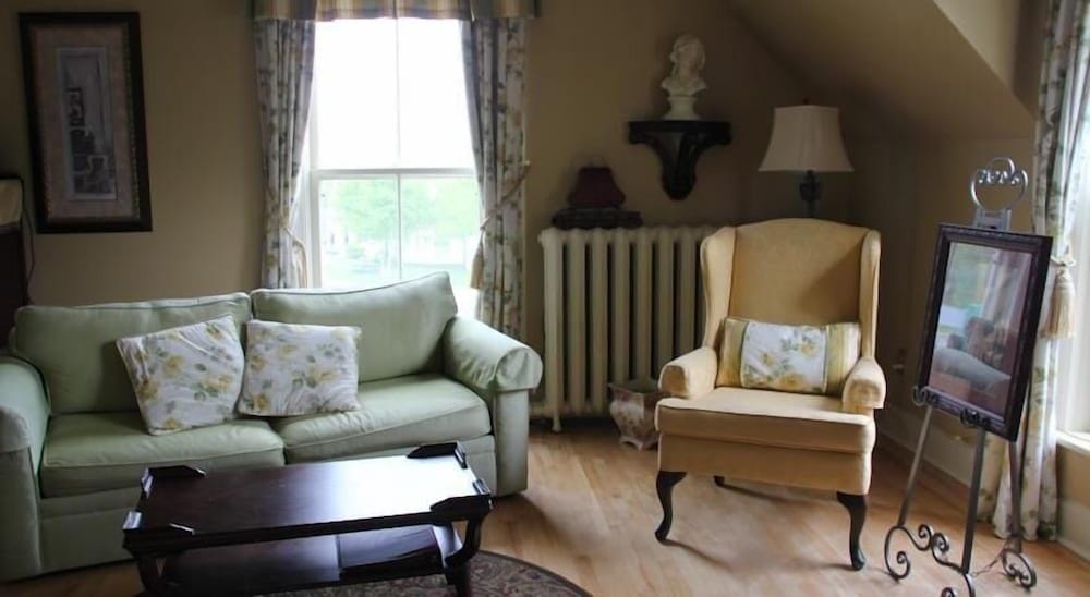 Lynwood Inn