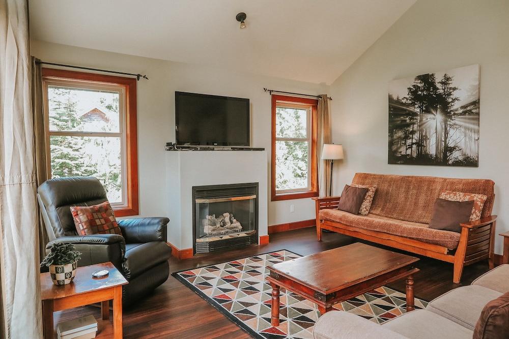 Cobble Wood And Bird Sanctuary Guest House
