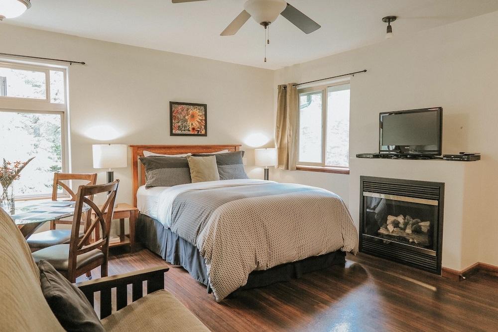 Cobble Wood And Bird Sanctuary Guest House