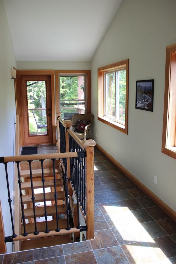 Cobble Wood And Bird Sanctuary Guest House