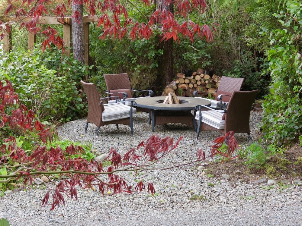 Cobble Wood And Bird Sanctuary Guest House