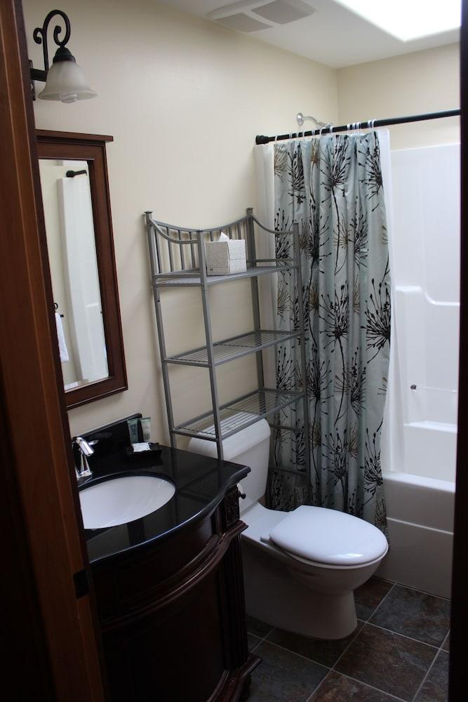 Cobble Wood And Bird Sanctuary Guest House
