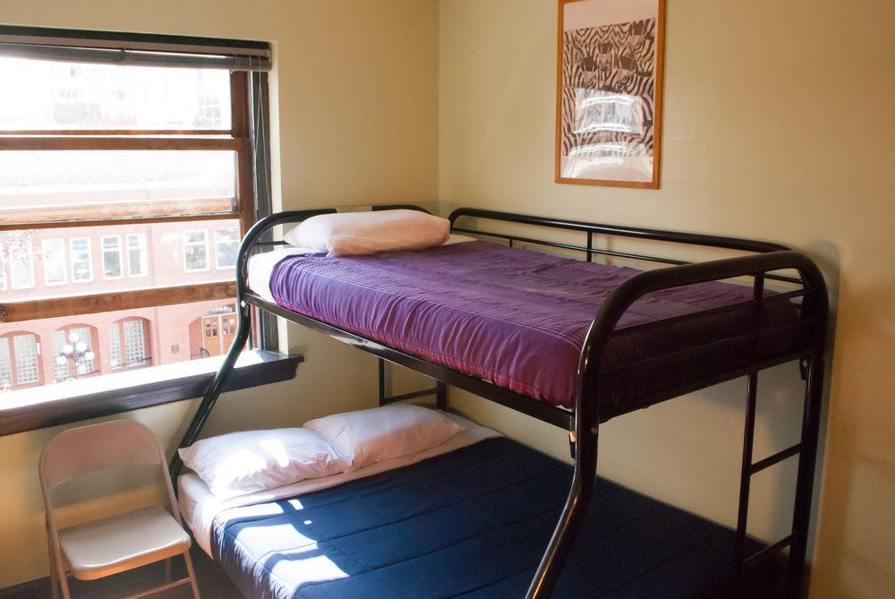 Ocean Island Inn Backpackers Suites