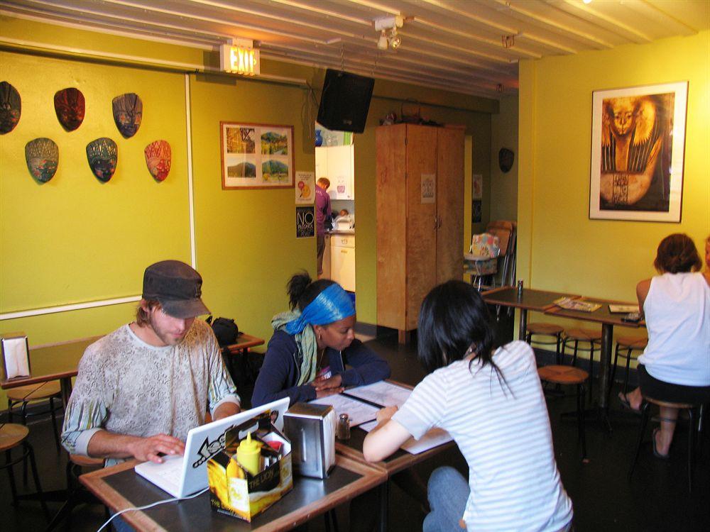 Ocean Island Inn Backpackers Suites