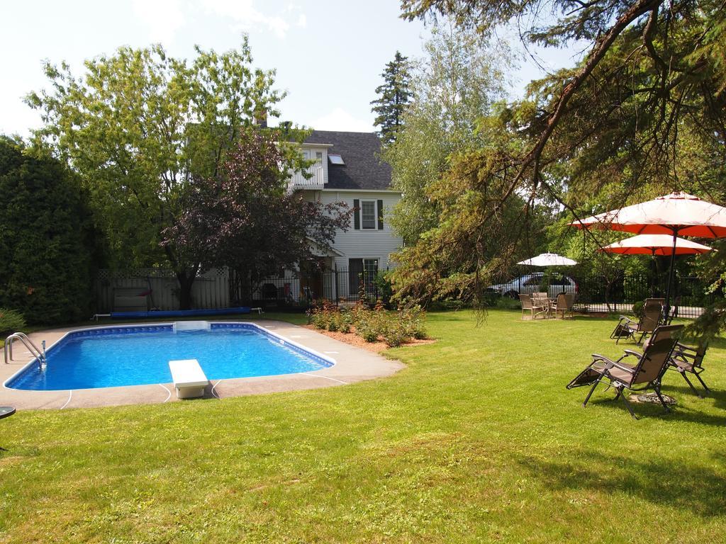 Au Manoir de la rue Merry