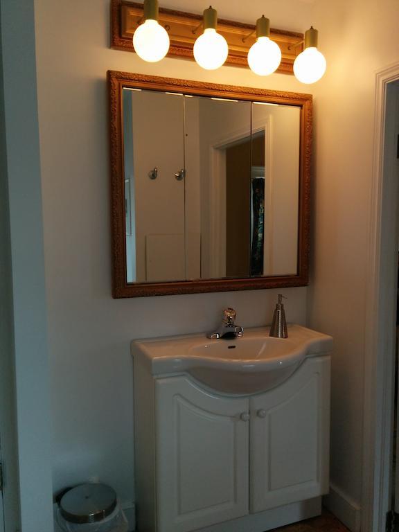 Fairmont House Bed And Breakfast