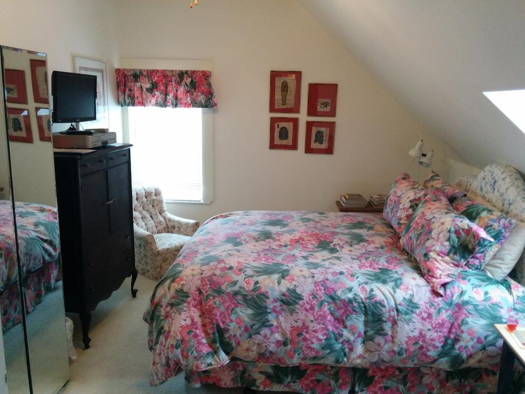 Fairmont House Bed And Breakfast