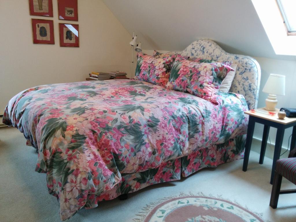 Fairmont House Bed And Breakfast