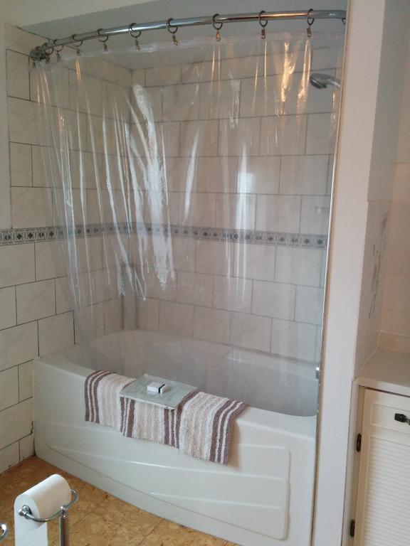 Fairmont House Bed And Breakfast