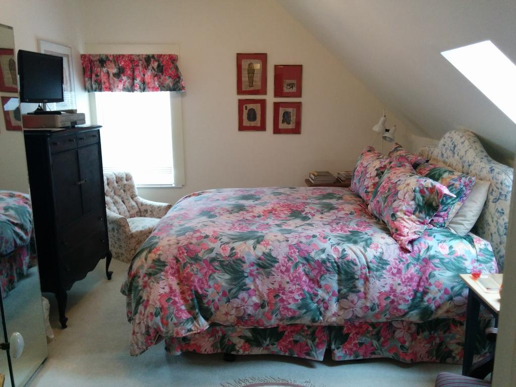 Fairmont House Bed And Breakfast