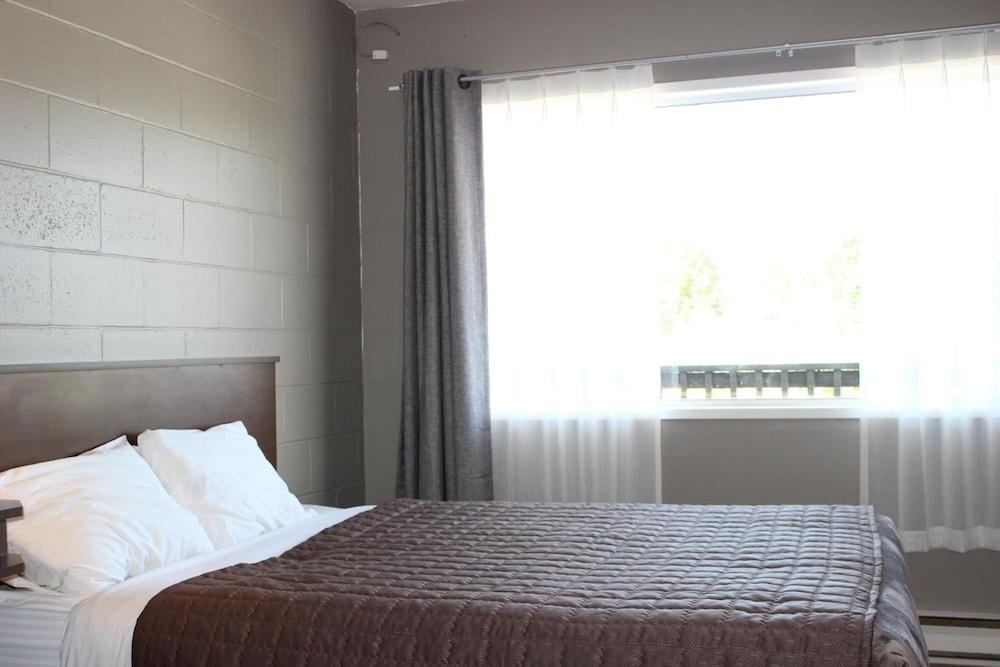 Ukee Peninsula Motel