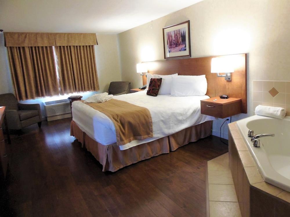 Rosslyn Inn & Suites