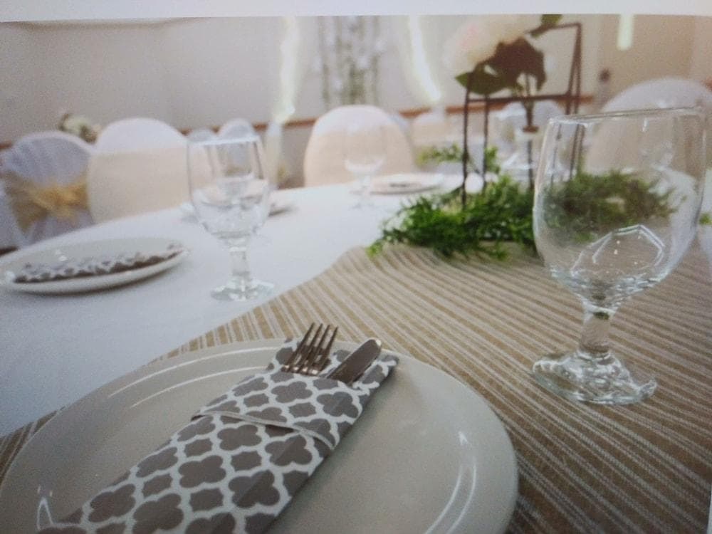 Rosslyn Inn & Suites