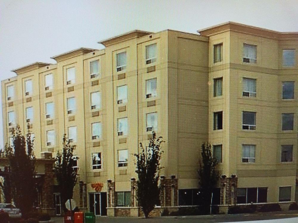 Rosslyn Inn & Suites