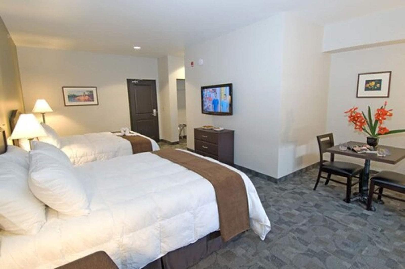 Midland Inn And Suites