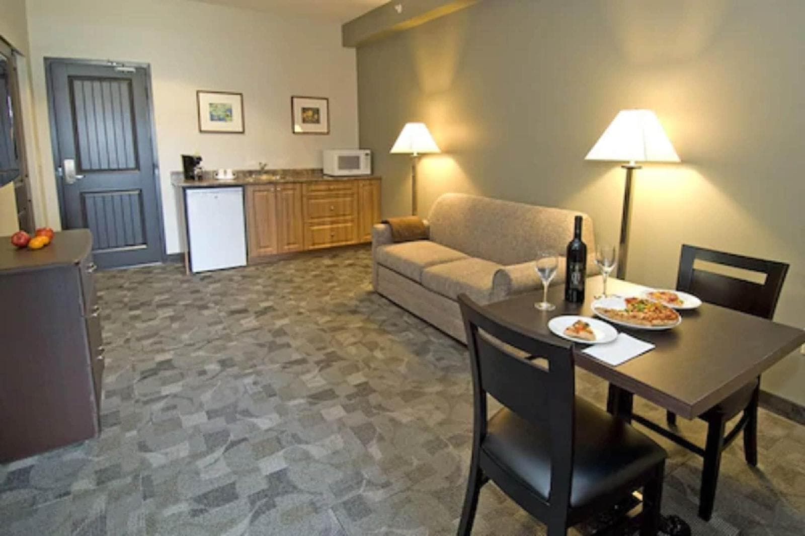 Midland Inn And Suites