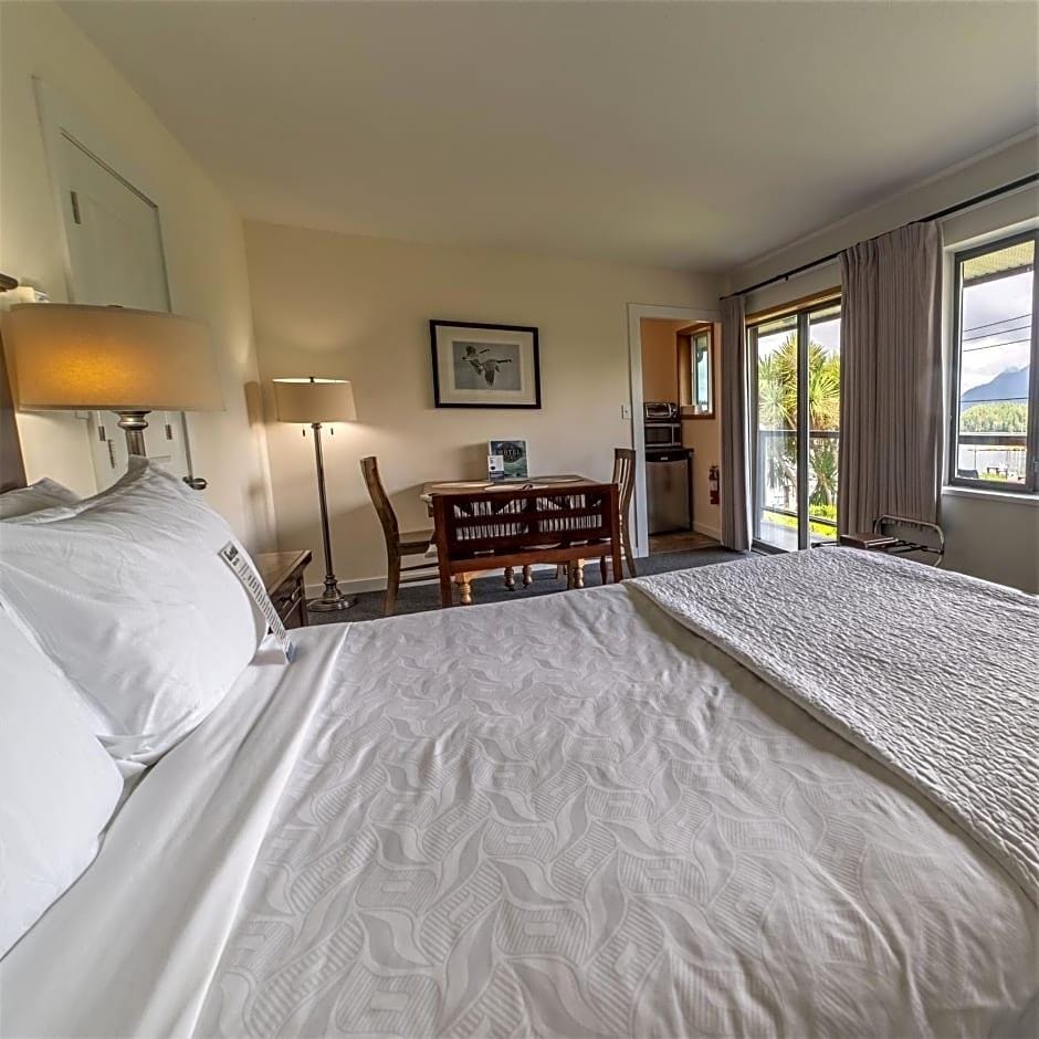 Tofino Harbourview Motel